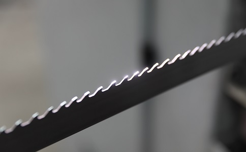 宝坻双金属带锯条产生切削噪音的原因具体有哪些？